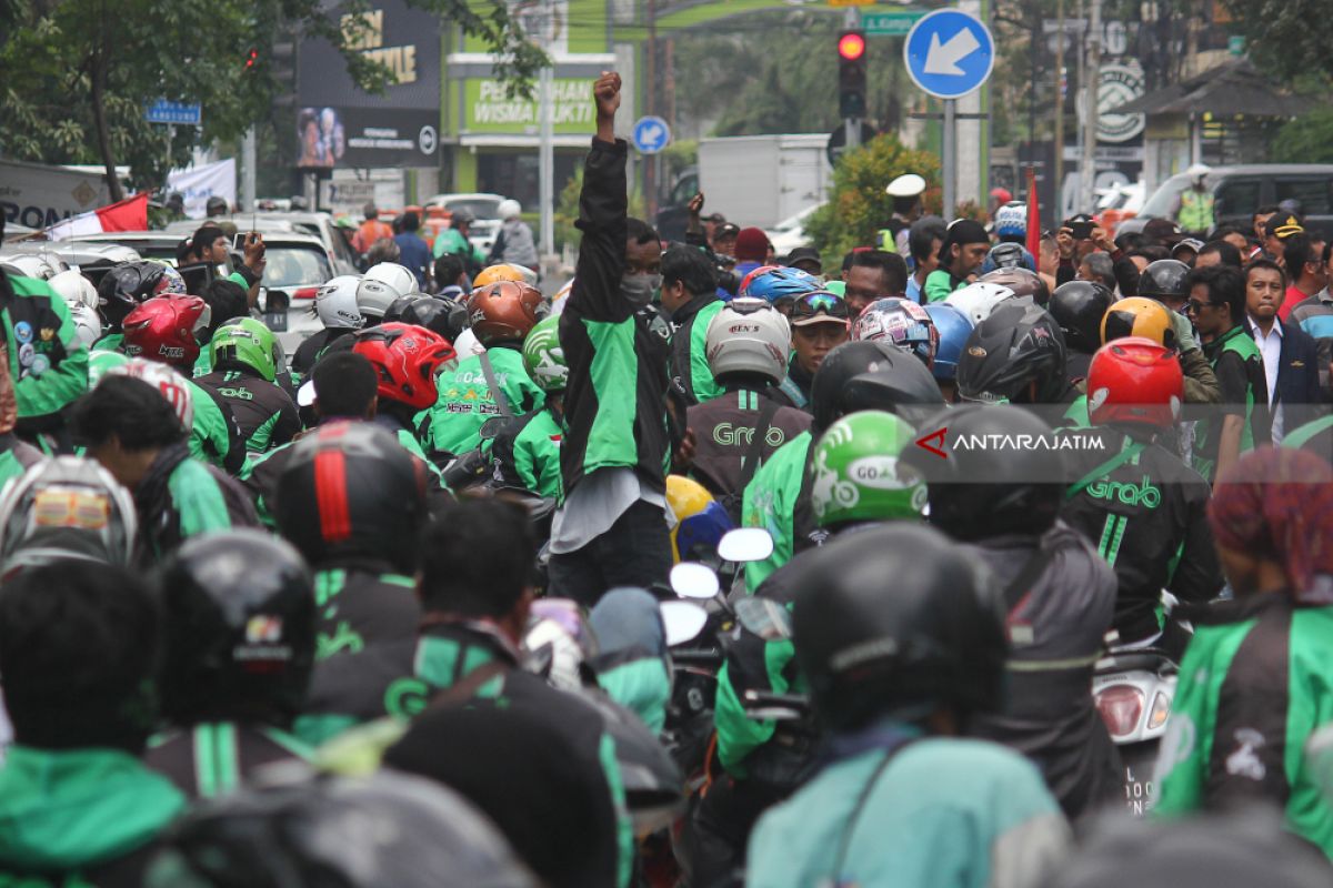 Polisi Surabaya Buru Pencuri Motor Pengojek Daring