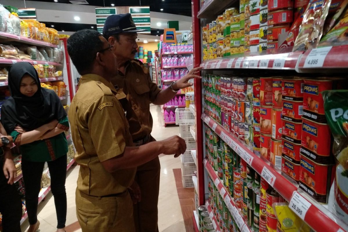 Pemkab Asahan sidak produk megandung parasit cacing