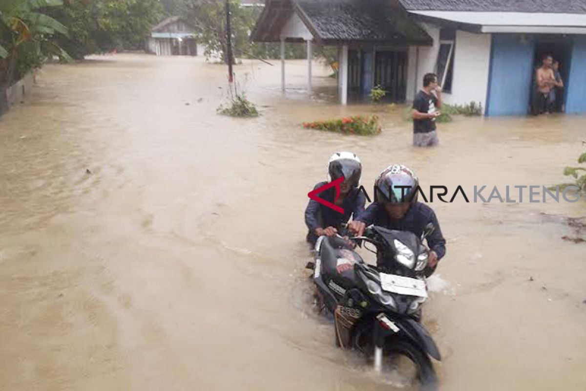 Muara Teweh banjir, PLN padamkan listrik