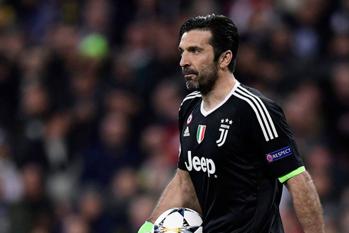 Buffon kritik wasit setelah diusir keluar lapangan