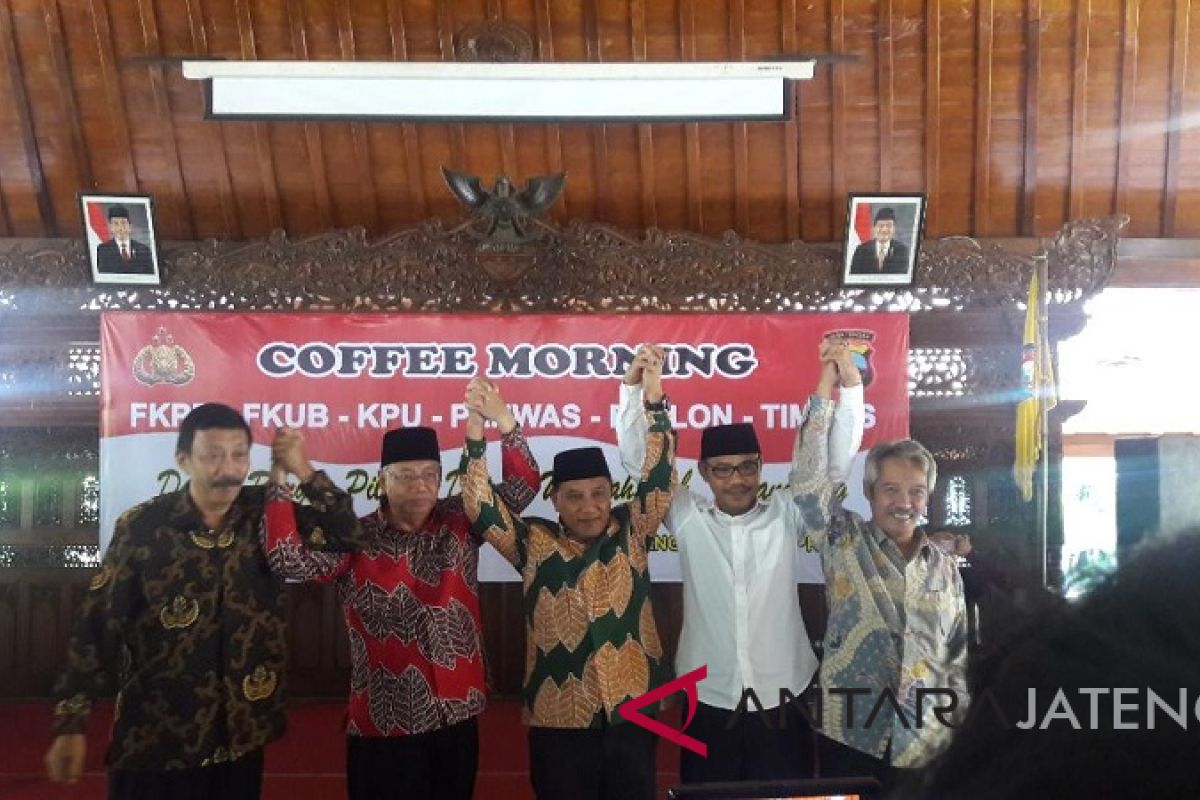 3 pasangan cabup Temanggung minum kopi bersama