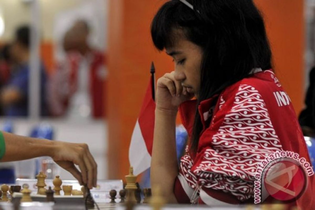 Tiga pecatur putri Indonesia berburu juara