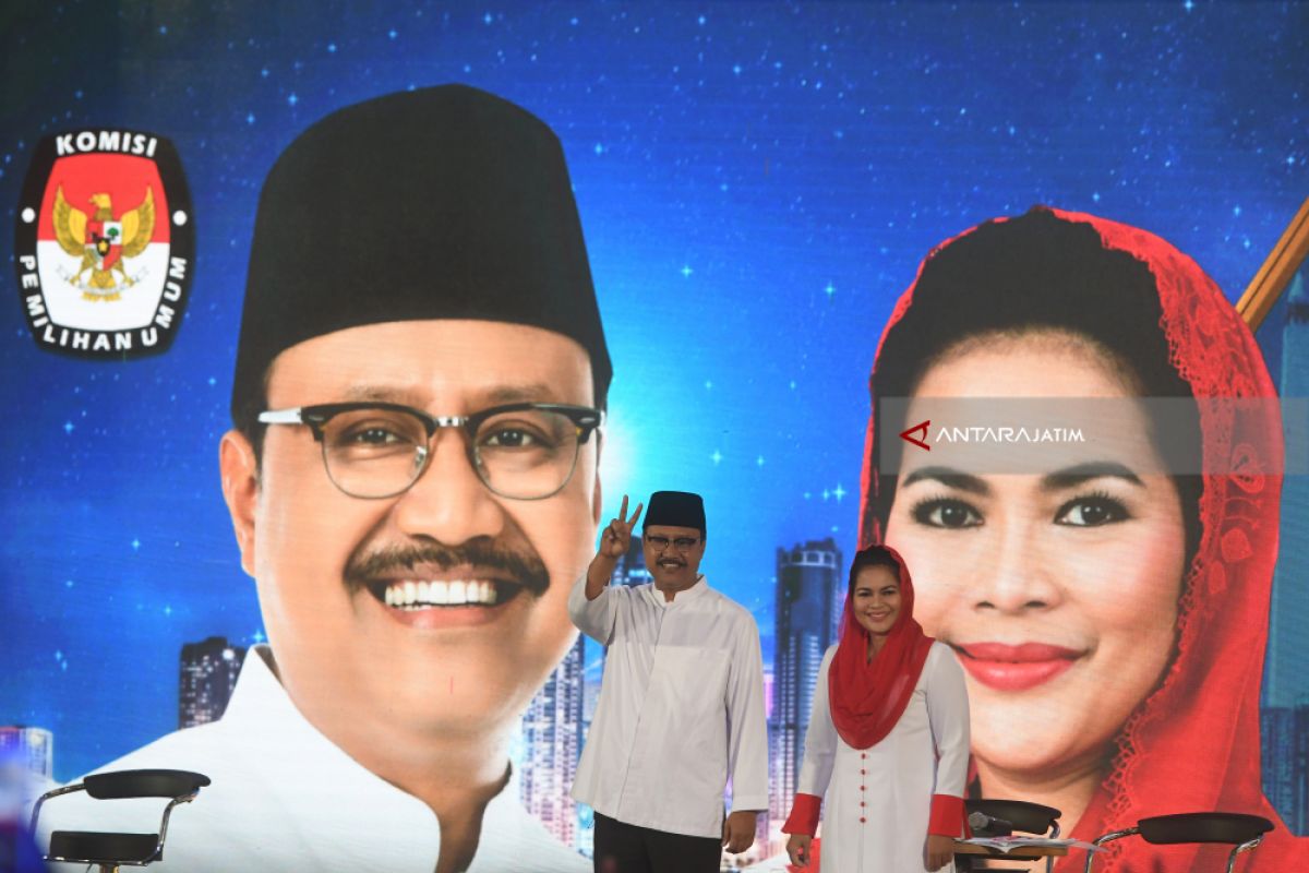 Gus Ipul-Puti Manfaatkan Kampanye Terbuka Melalui Doa Akbar