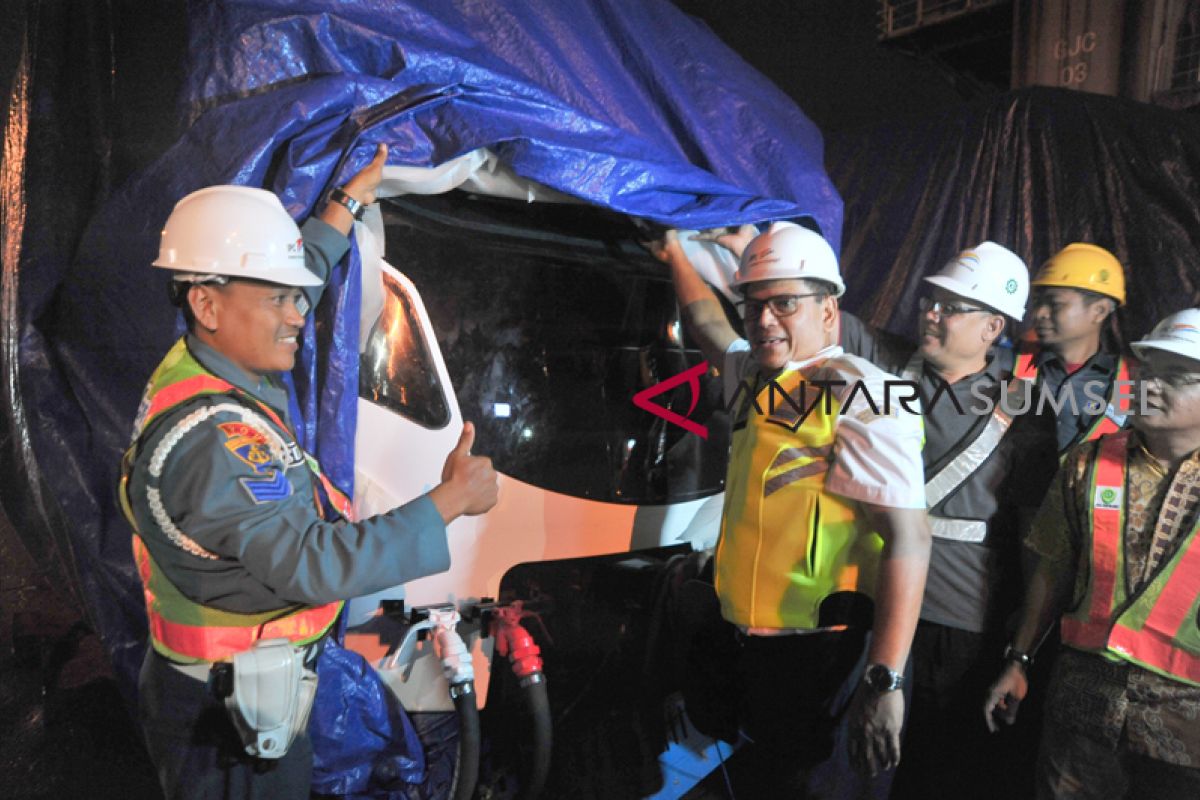 Dirjen Perkeretaapian tinjau gerbong LRT Palembang