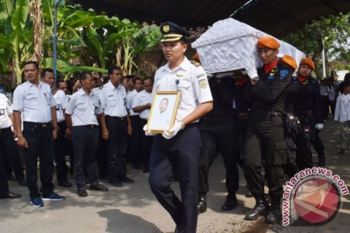 Dirut PT KAI Mengangkat Istri Masinis KA Sancaka Jadi Karyawan