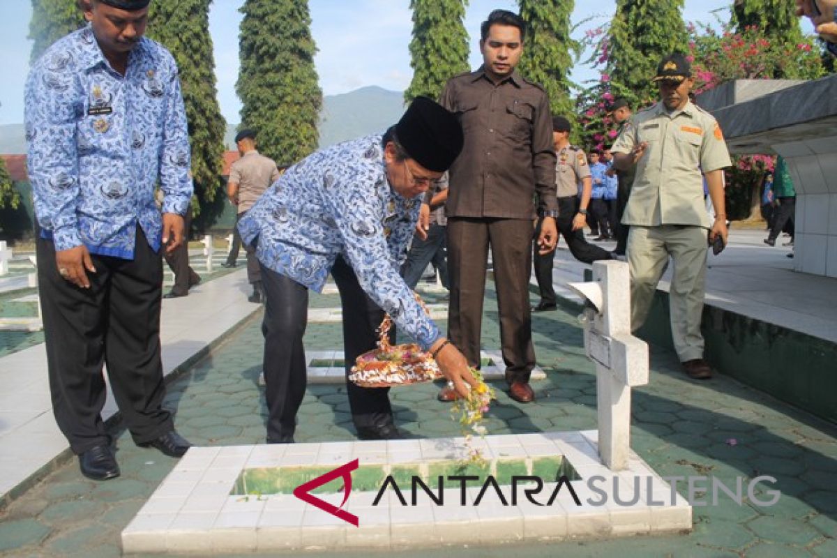 Gubernur pimpin upacara ziarah di TMP Palu