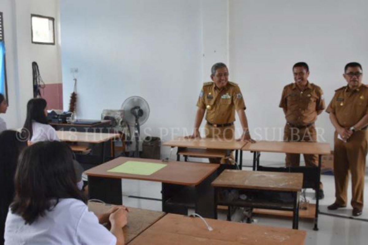 Gubernur pantau UNBK tingkat SMK di Mamuju