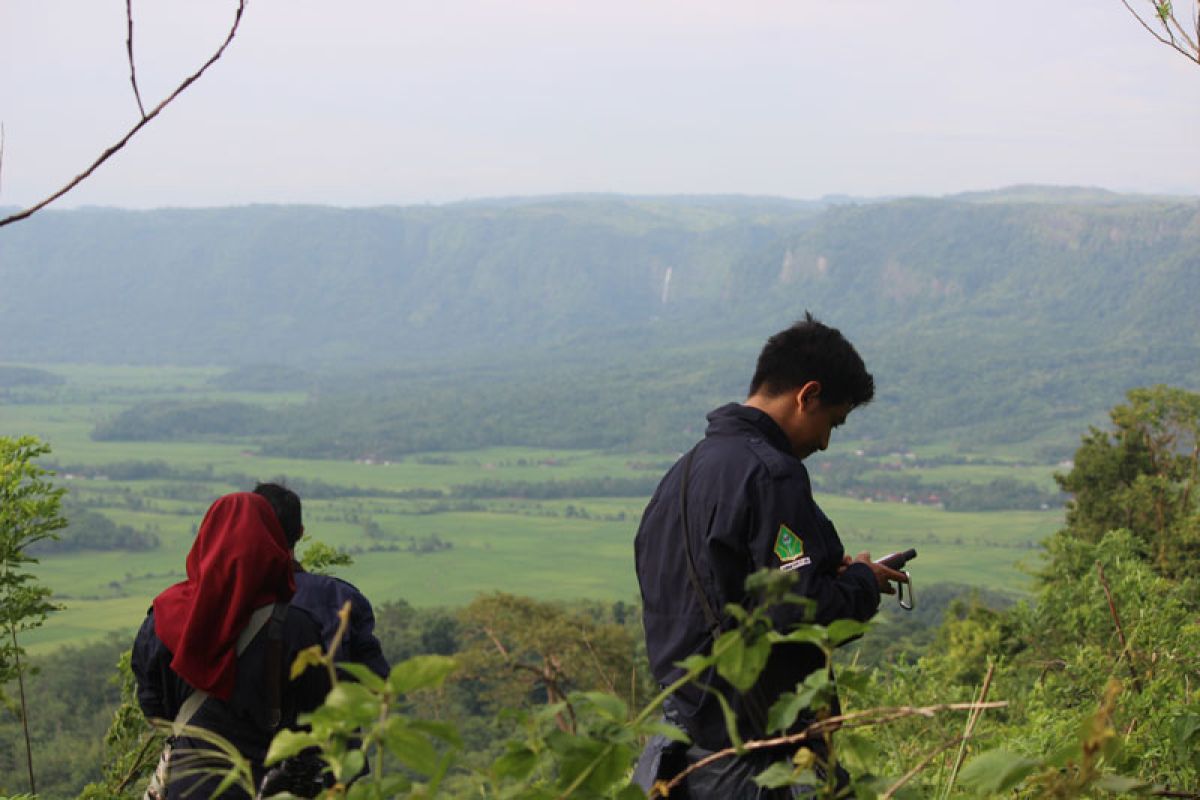 Himakova IPB lakukan ekspedisi eksplorasi fauna flora ke Geopark Ciletuh