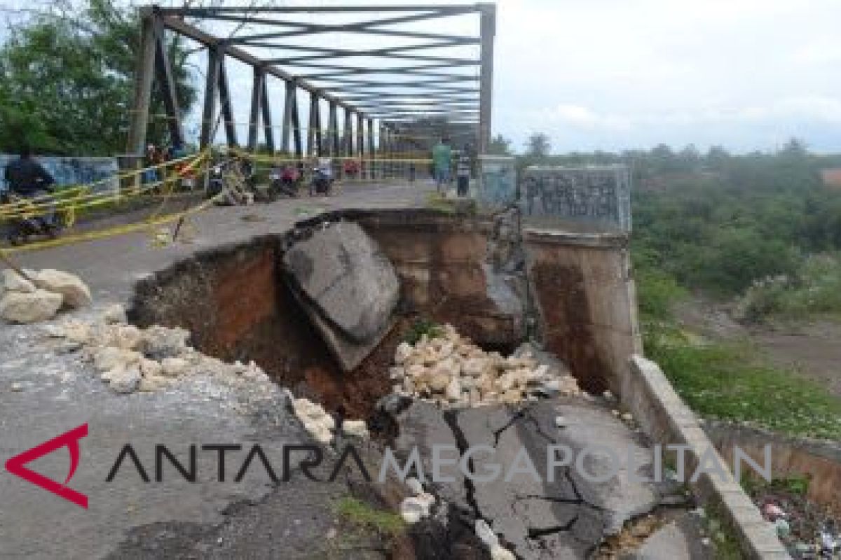 Perbaikan Jembatan Cipamingkis pakai anggaran darurat bencana