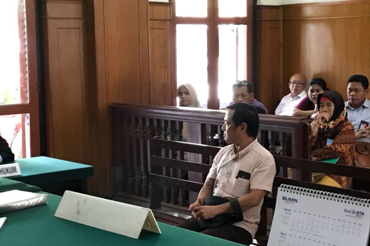 Hakim Tolak Eksepsi Terdakwa Penggelapan Surabaya Country