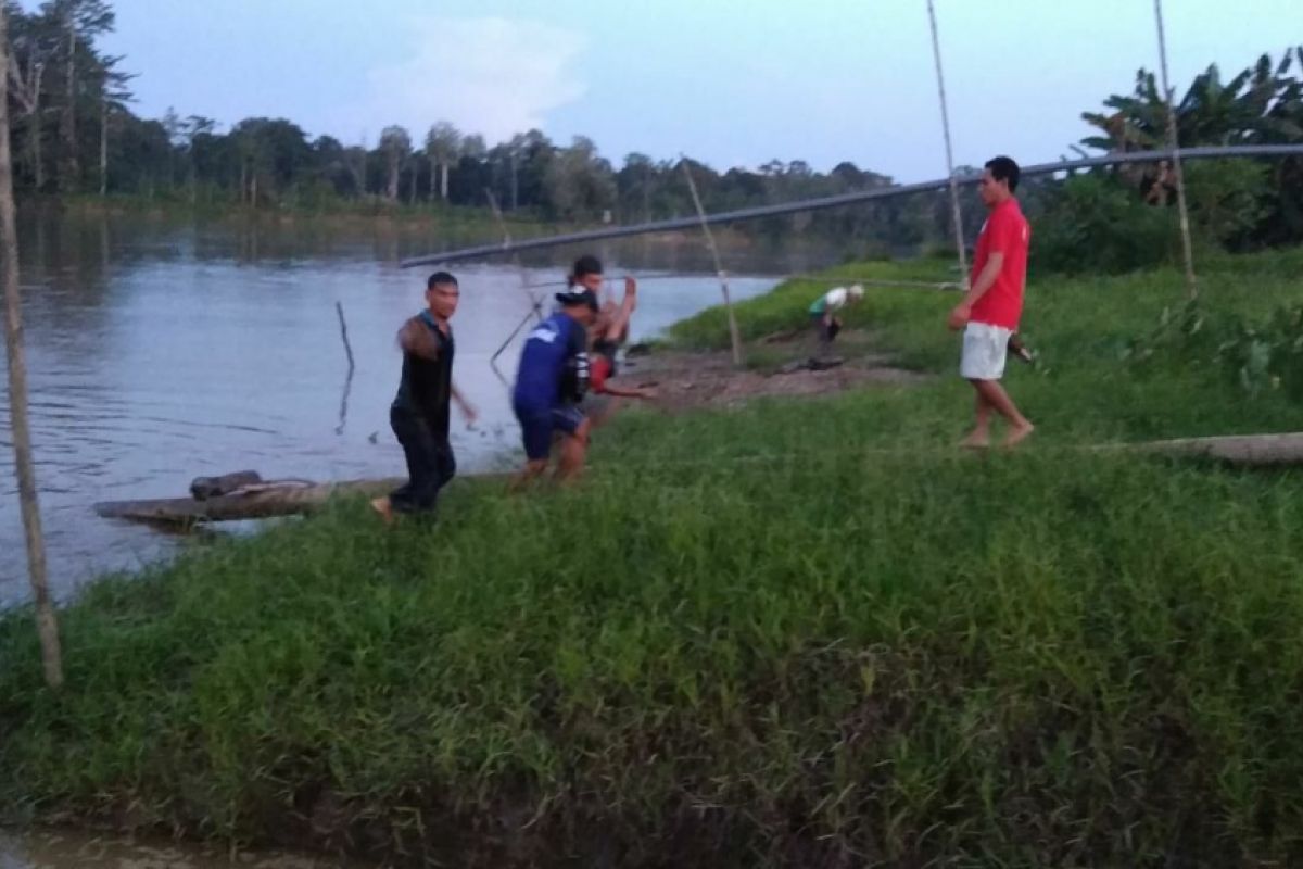 Bocah tewas di tepian Sungai Kapuas