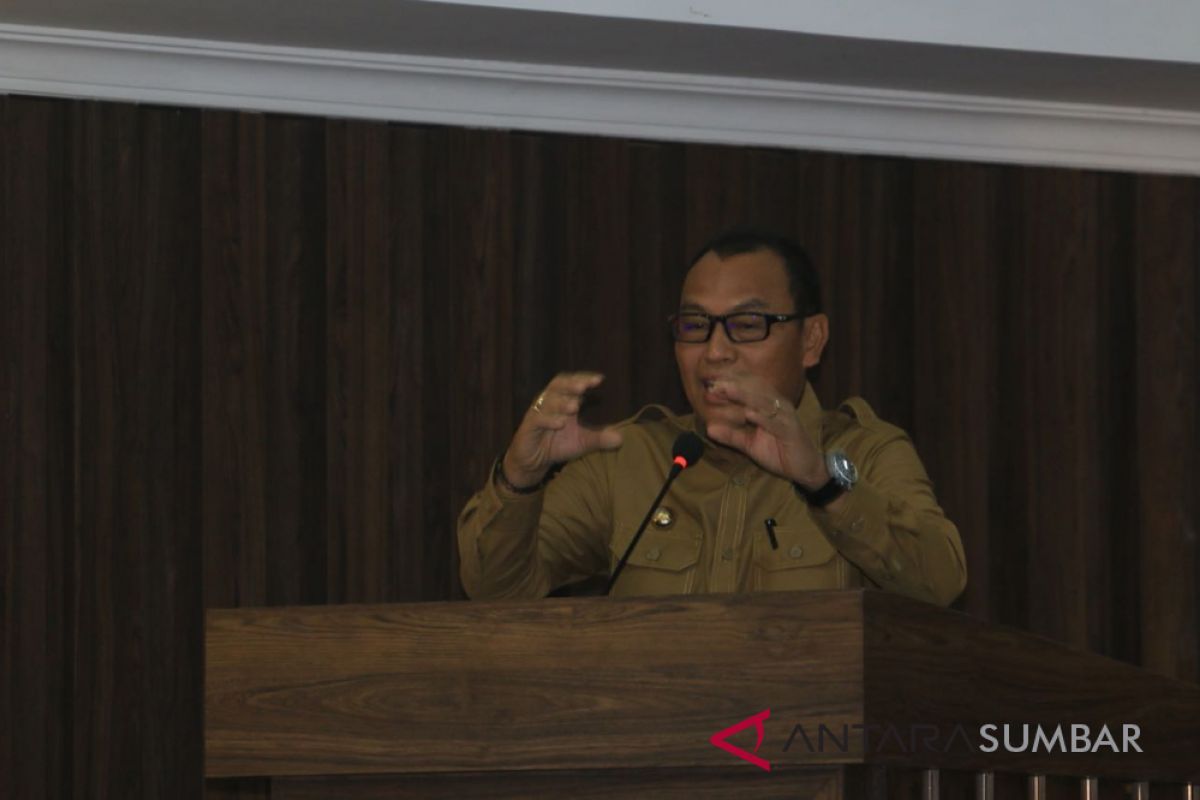 Bupati Mentawai imbau masyarakat hentikan merokok, peringatan hari tembakau