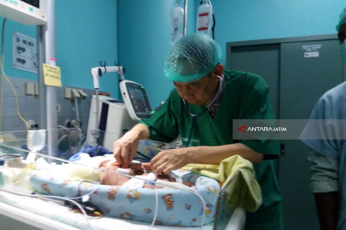 RSUD Dr Soetomo Tangani Bayi Dempet Dada dan Perut