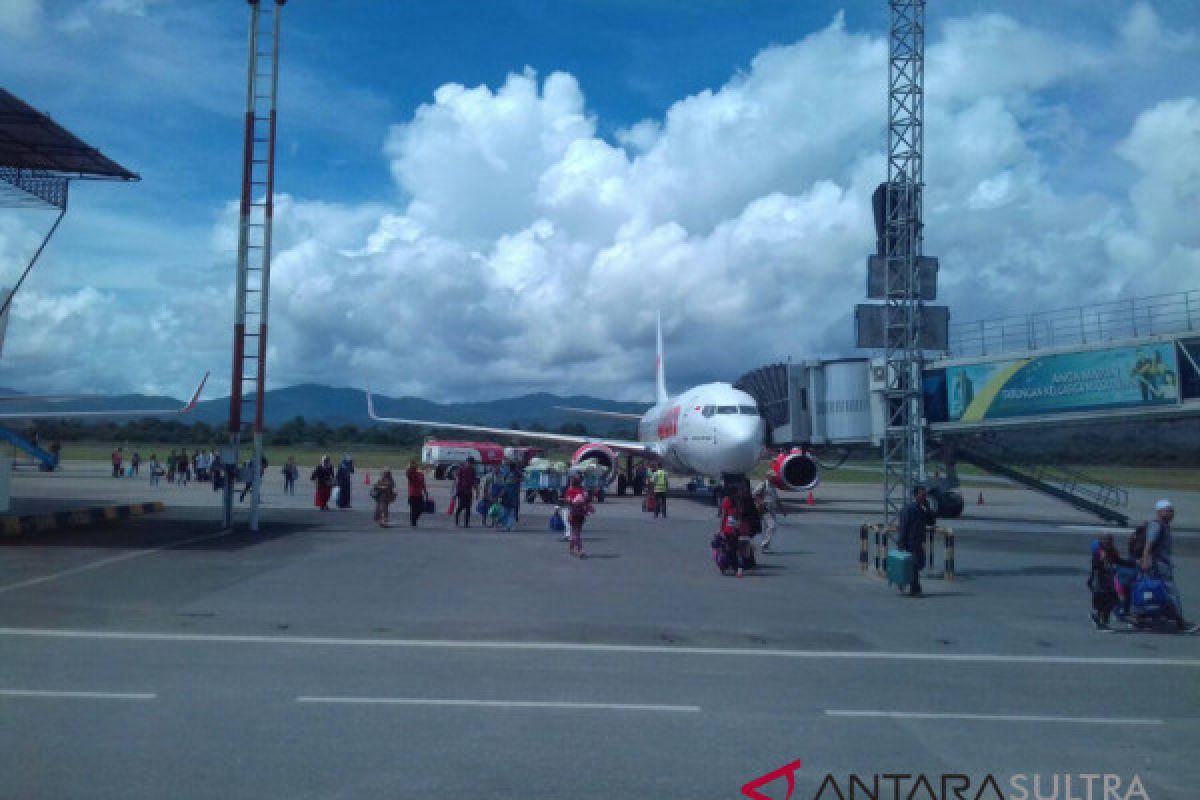 Menurun , keberangkatan penumpang di Bandara Haluoleo