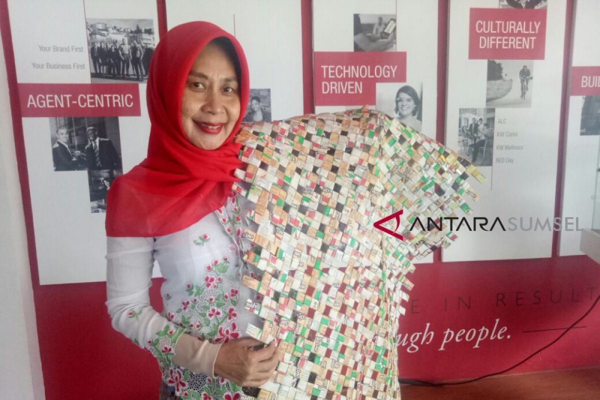 Syalfitri, Kartini pelopor sekolah bayar dengan sampah