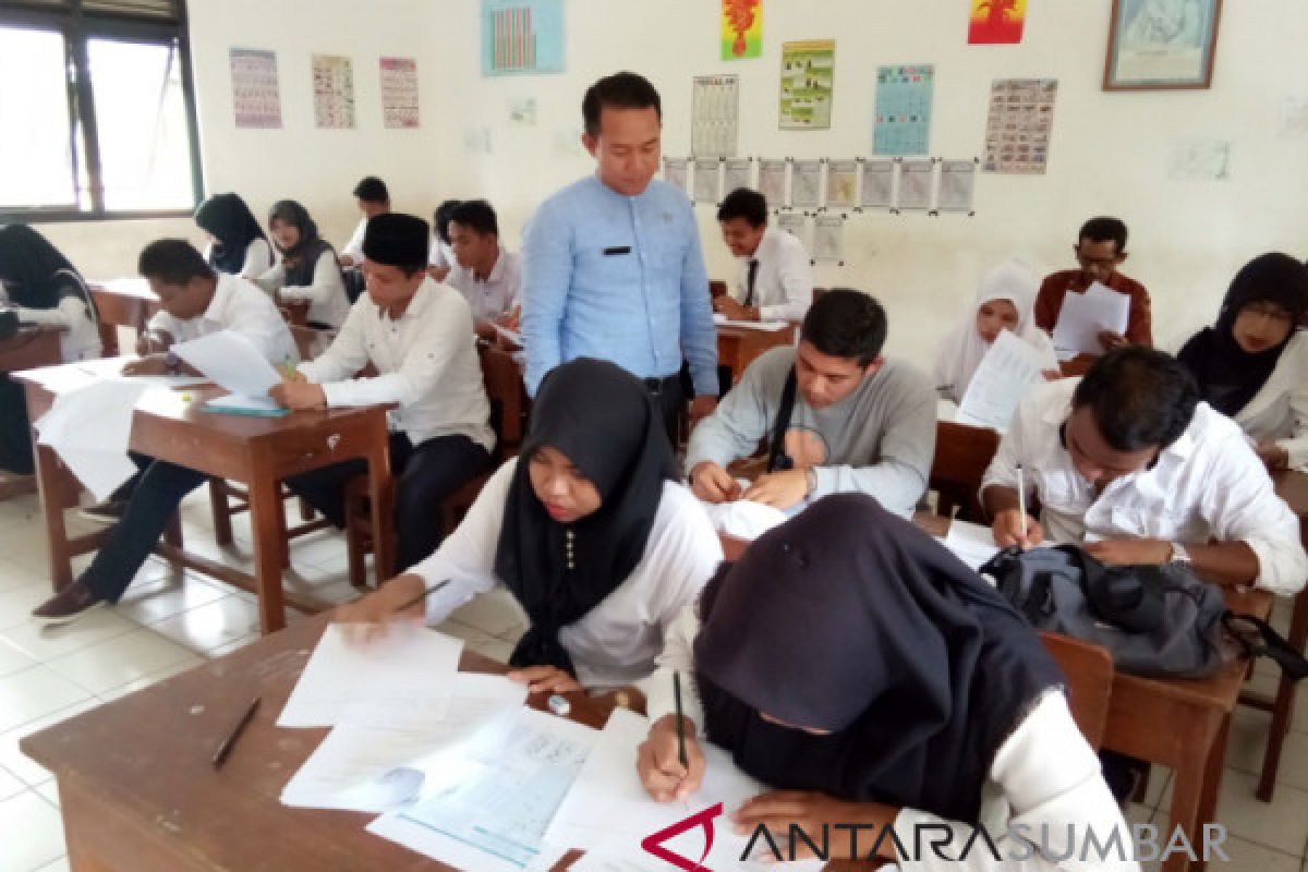 Ini apresiasi Bupati Padang Pariaman terhadap 827 warga yang mengikuti ujian kesetaraan