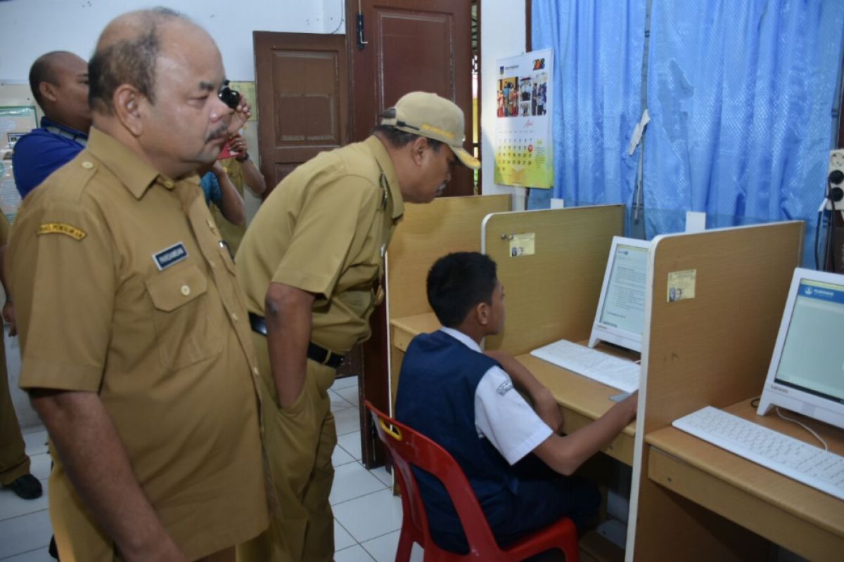 UNBK SMP hari pertama bermasalah