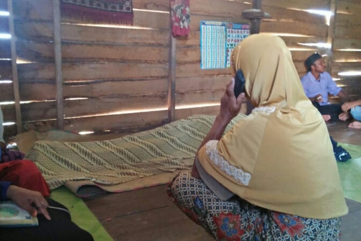 Warga Sampit meninggal tersetrum saat menyambung kabel