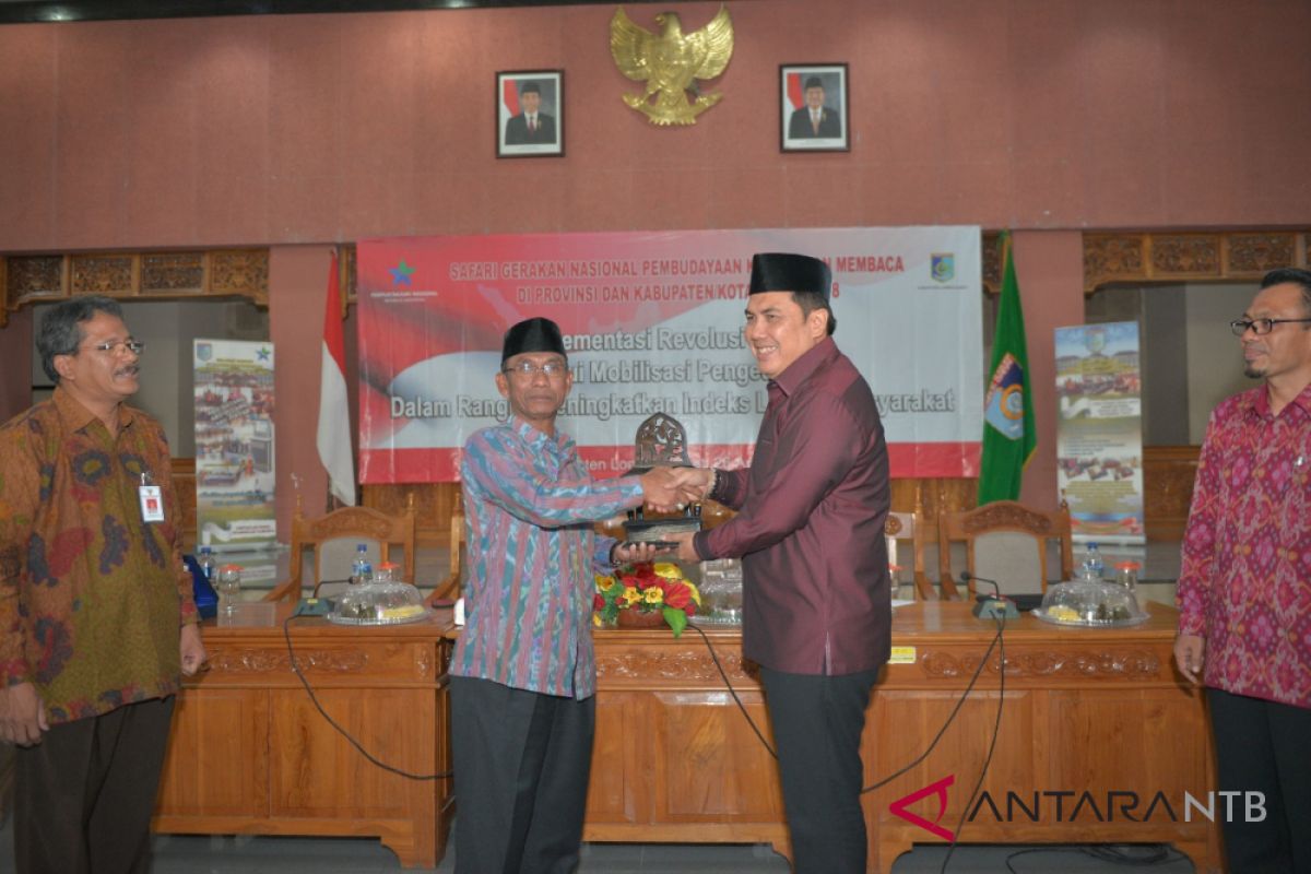 Bupati Lombok Barat minta pengelola perpustakaan berinovasi