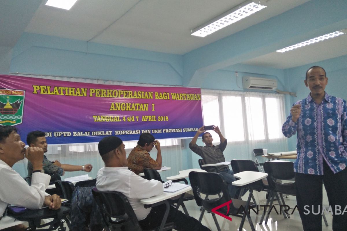 Ini dia delapan peran pers untuk meningkatkan perkoperasian menurut Ketua PWI Sumbar