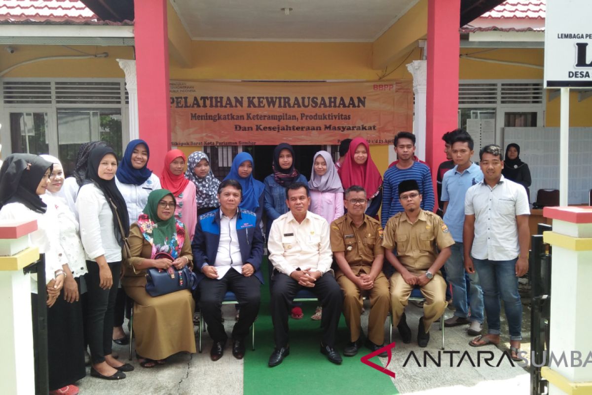 Manpower Ministry Provides Entrepreneurship Training for Pariaman Community