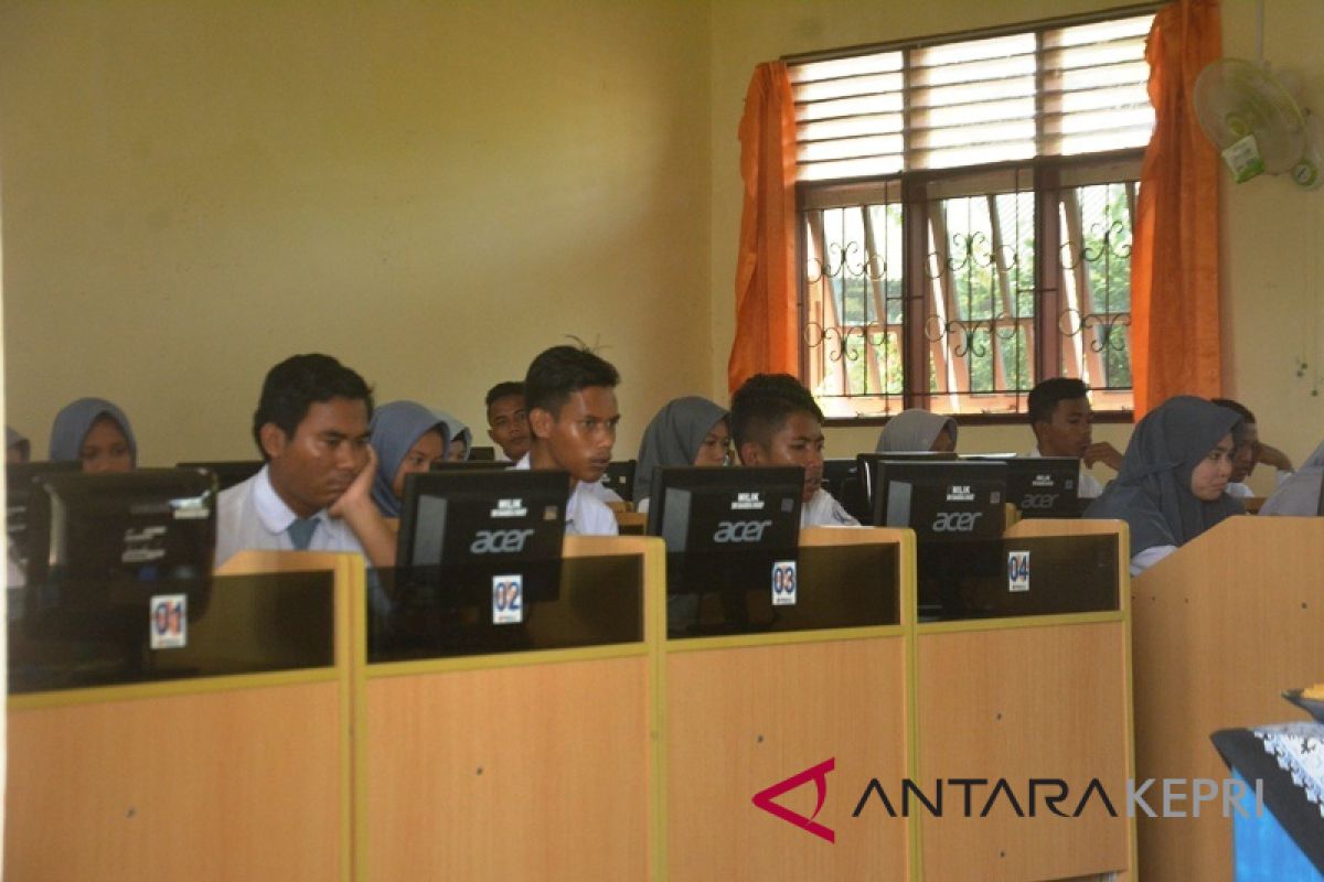 Sebagian siswa ikut UNBK susulan akibat listrik padam