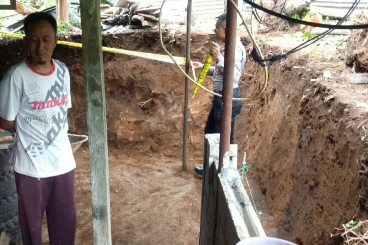 Warga Solok Selatan temukan granat nenas saat menggali pondasi rumah