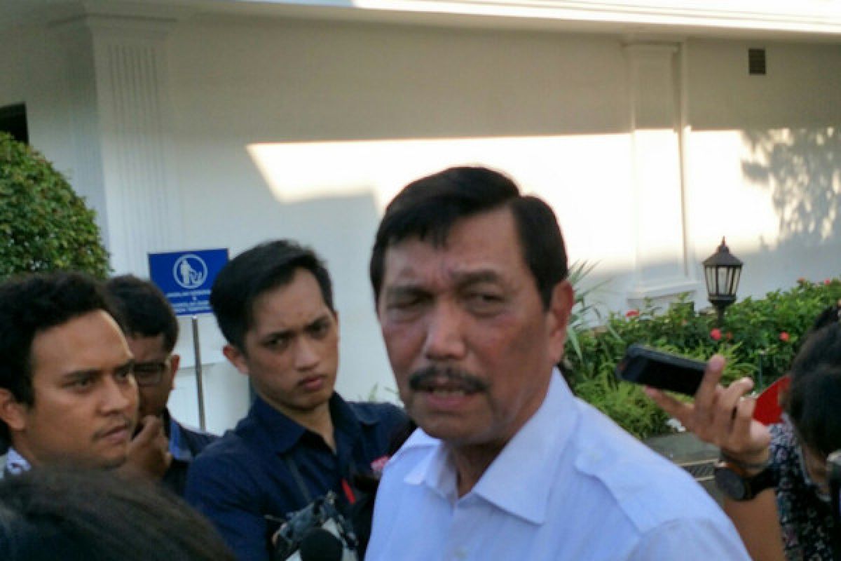 Luhut: Pemerintah lindungi rakyat korban tumpahan minyak