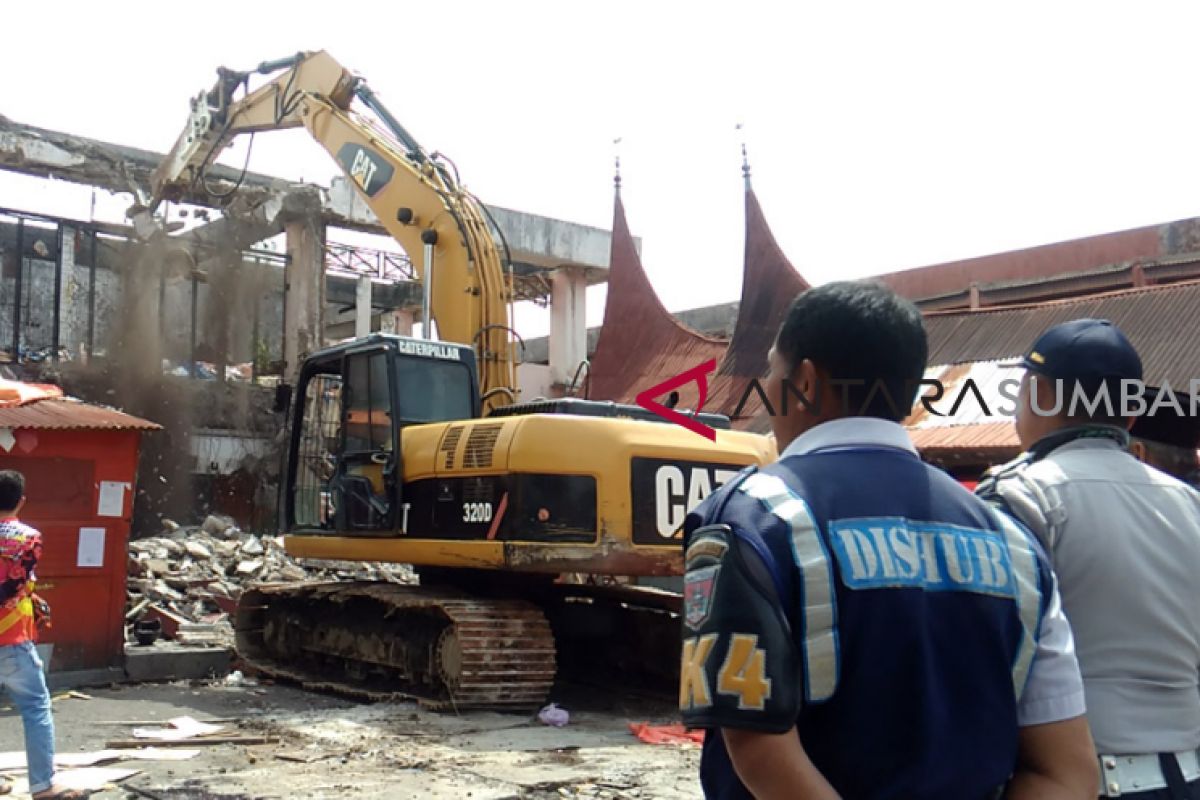 Tak layak pakai, Pasar Ateh Bukittinggi dirobohkan