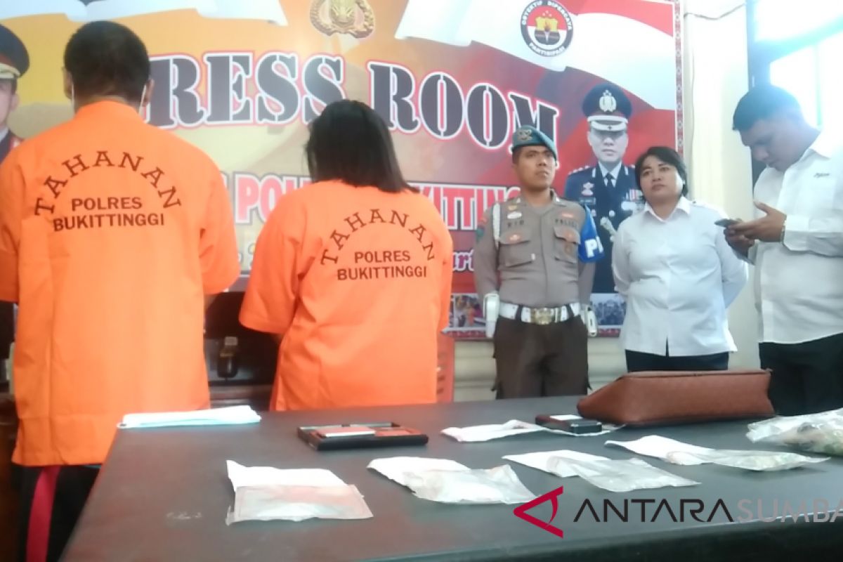 Sebulan diintai, polisi Bukittinggi akhirnya menangkap pasutri miliki 491 butir inex