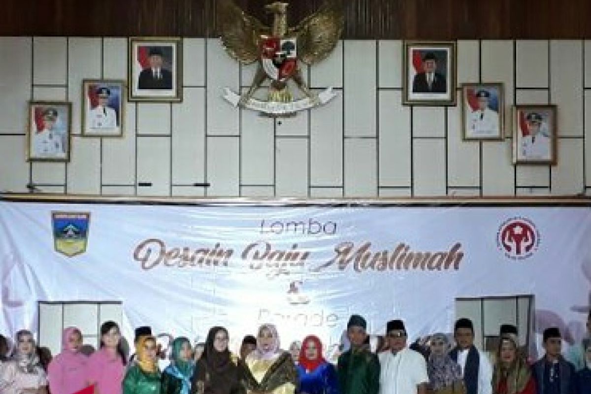 Solok Selatan dorong perempuan lestarikan pakaian adat lewat lomba desain