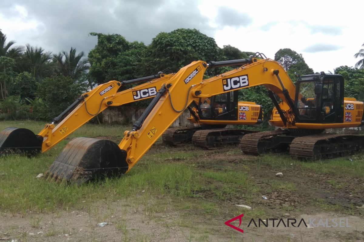 HST dapat lima excavator untuk dukung program pertanian