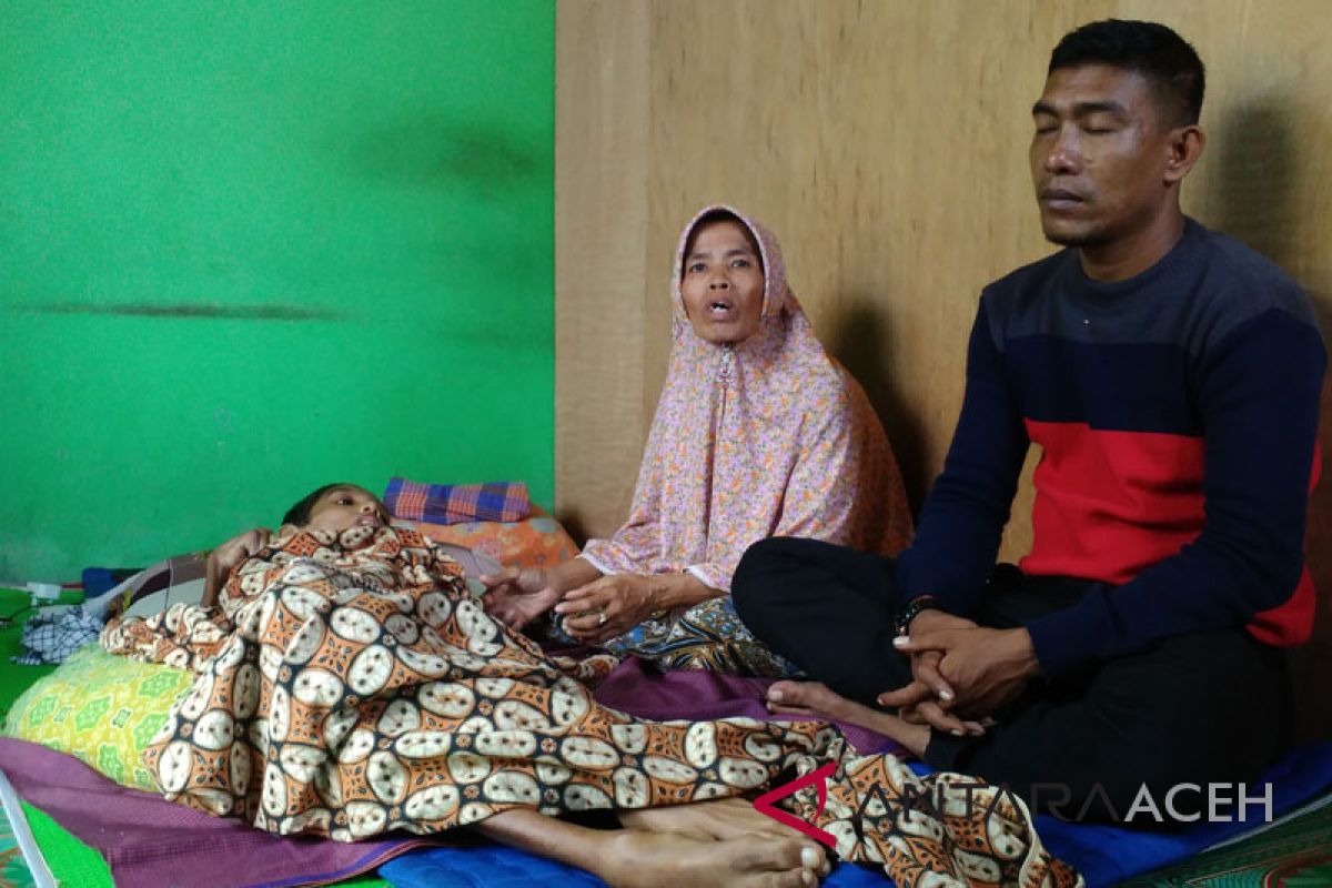 Remaja lumpuh layu Banda Aceh butuh bantuan