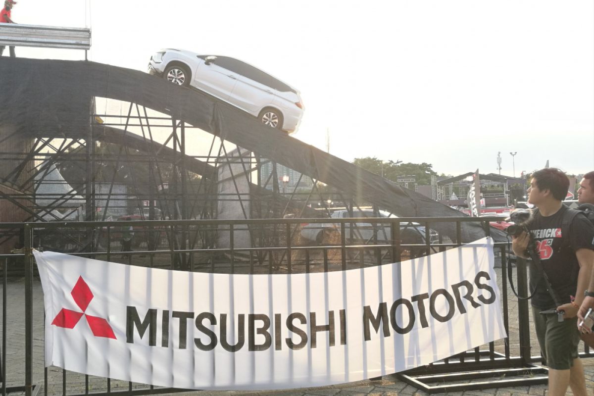 Mitsubishi sediakan beragam uji kendara, wahana Sky Bridge paling ramai