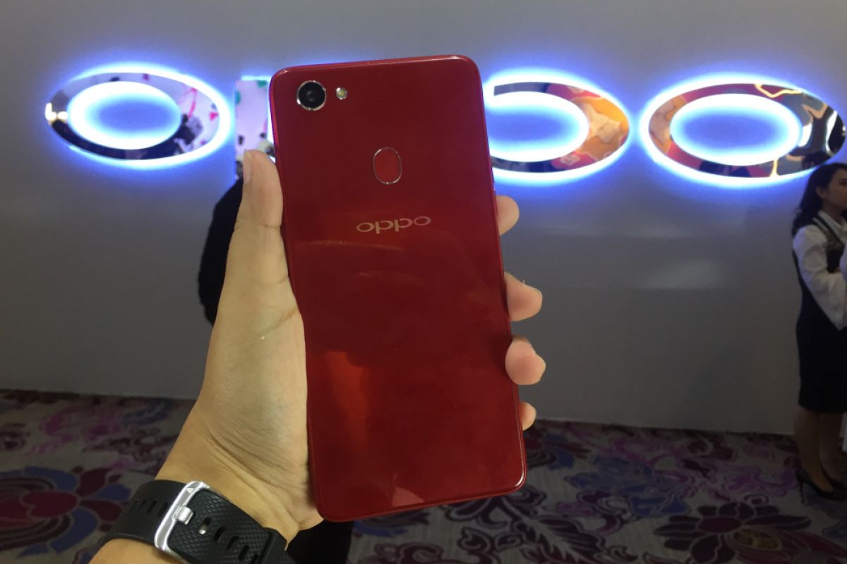 Menjajal kamera selfie Oppo F7 dengan AI