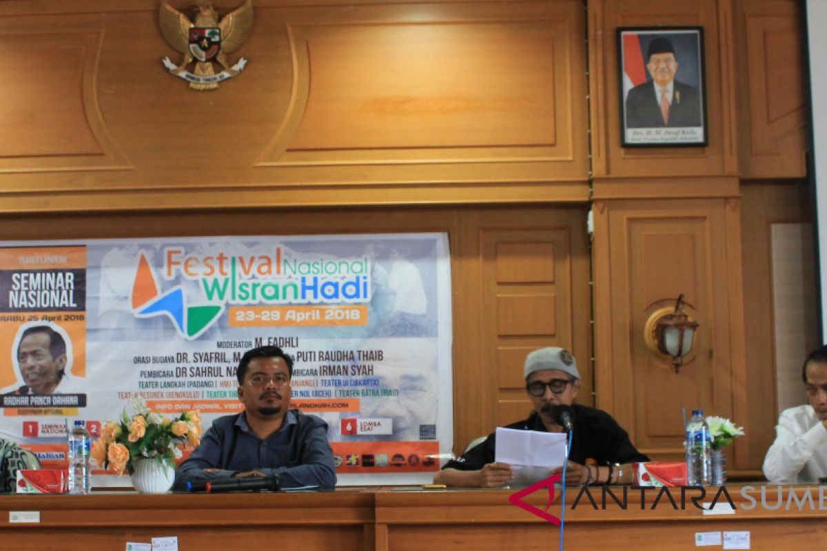 FNWH diisi dengan seminar "Membaca biografi Wisran Hadi"