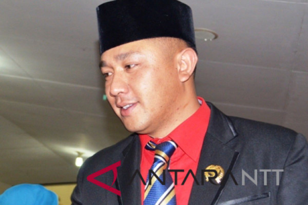 Jefri Un Banunaek, mantan anggota DPRD NTT ditangkap jaksa