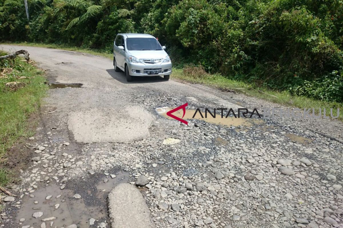 Pemprov Bengkulu segera perbaiki kerusakan jalan daerah