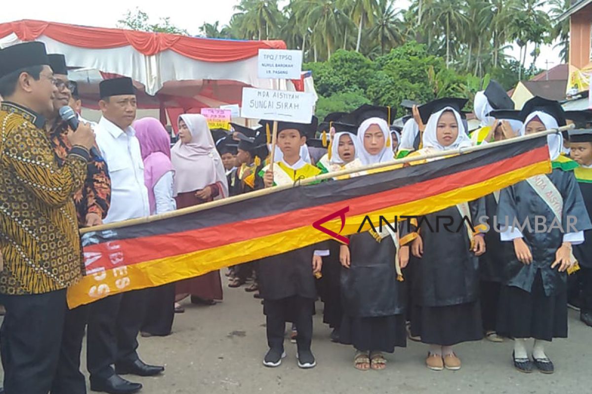 Padang Pariaman wajibkan warganya pintar baca Al Quran, ini tanggapan anggota DPR (video)