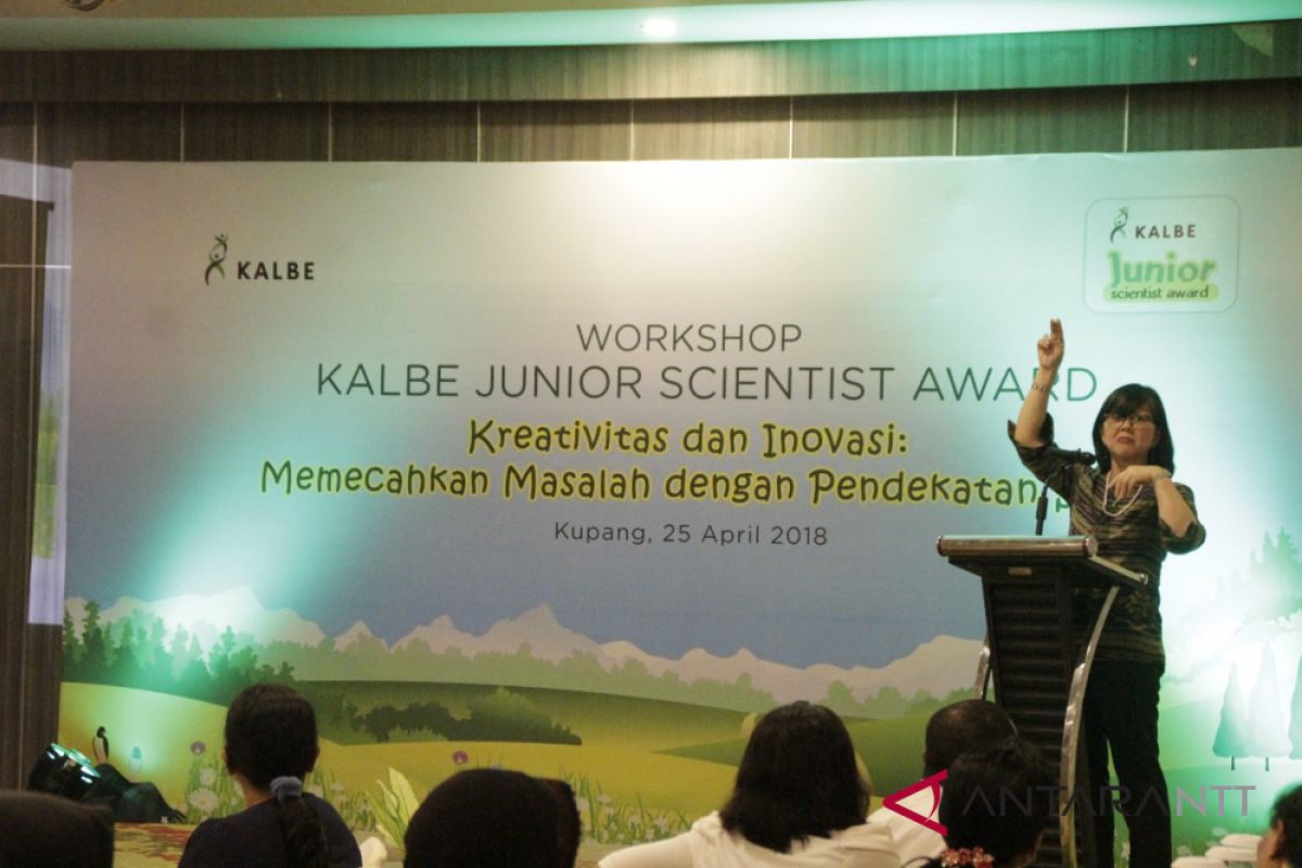 Kalbe latih puluhan guru sains di Kupang