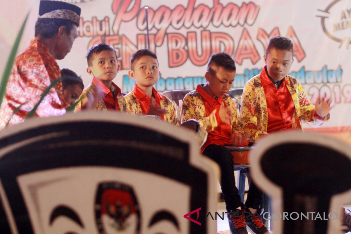 KPU Gorontalo Tampilkan Musik Tradisional Sosalisasikan Pemilu