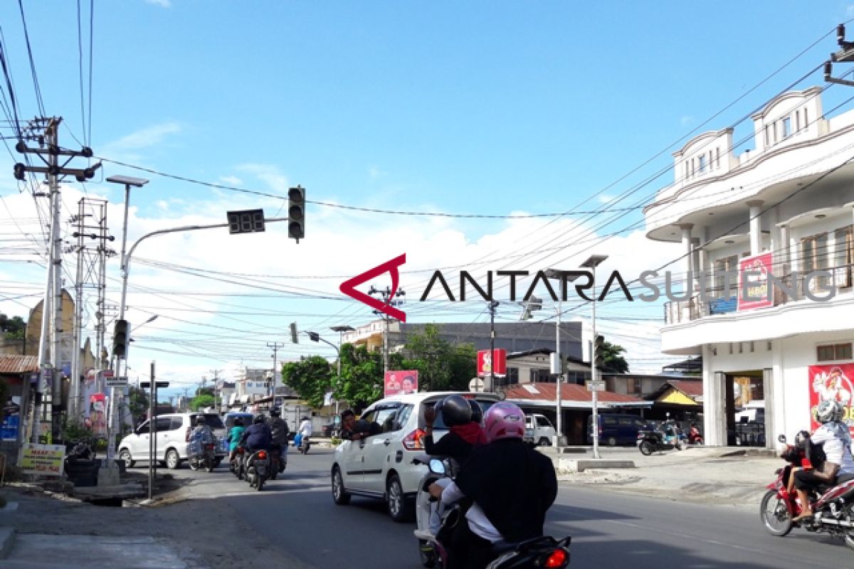 Sejumlah baterai lampu lalu lintas di Palu dicuri