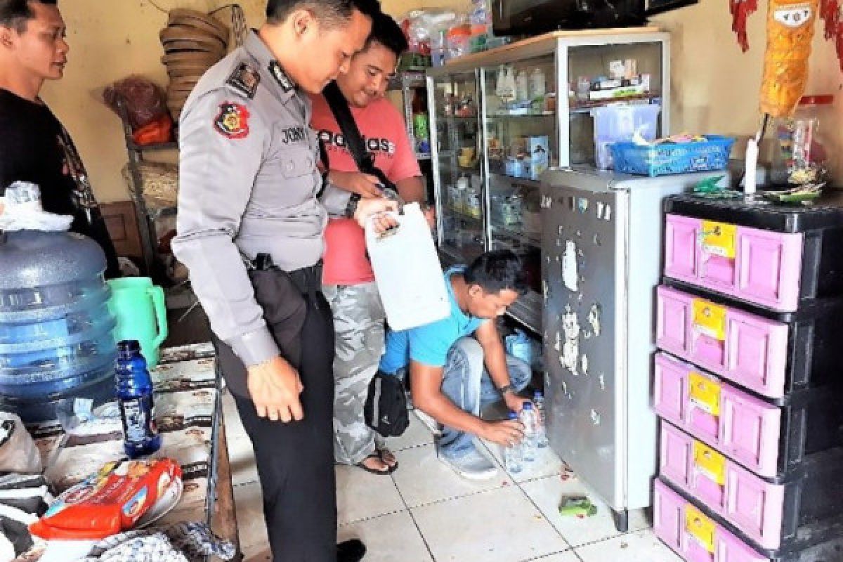 Polres Bangli razia warung jual minuman keras