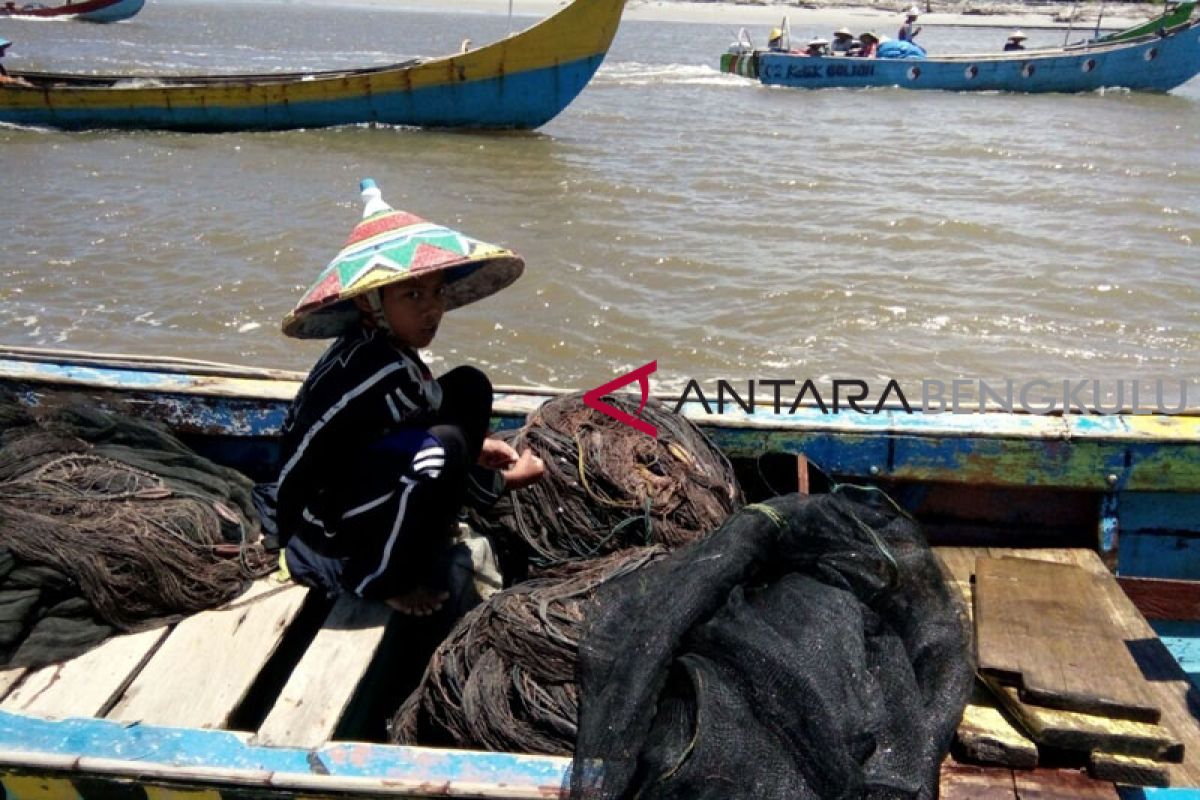 Nelayan keluhkan pencemaran batu bara ke laut