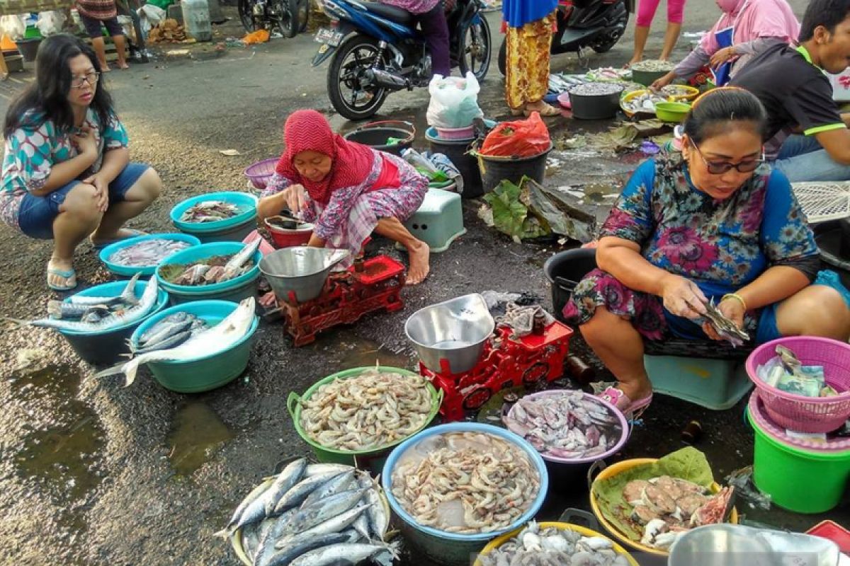 Sejumlah Pedagang Bojonegoro Inginkan  Pasar Ikan Khusus (Video)