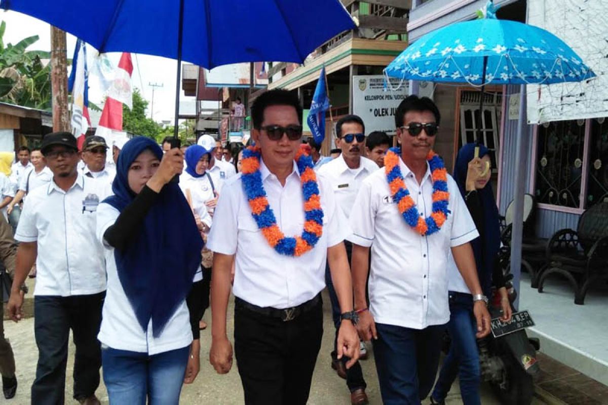 Cabup Barito Utara kampanye pembangunan jalan pedalaman