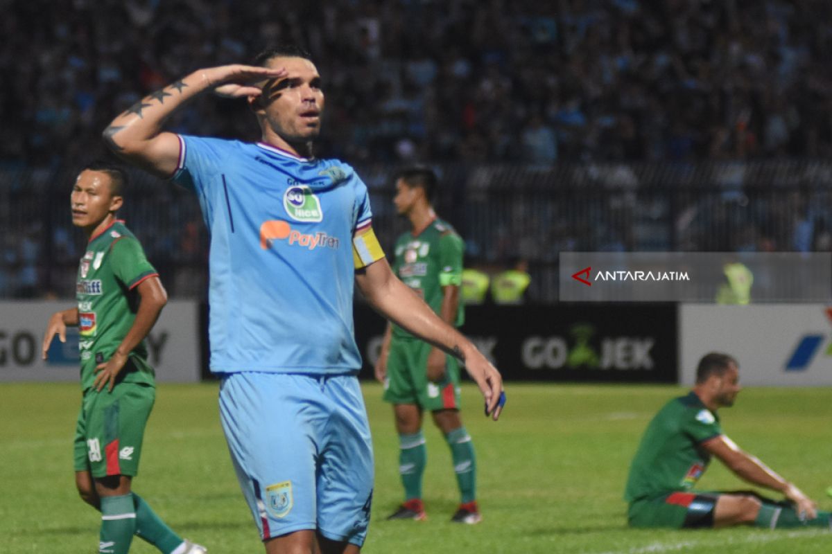 Persela Lamongan Taklukkan PSMS Medan 4-1