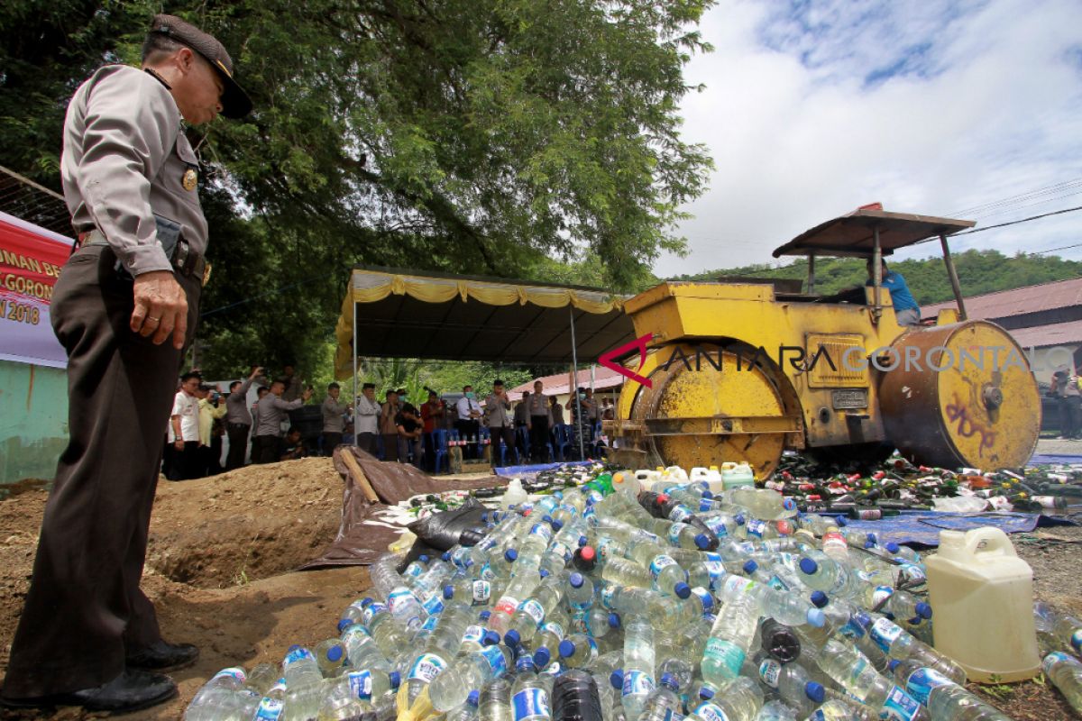 Polres Gorontalo Kota Musnahkan Ribuan Botol Miras