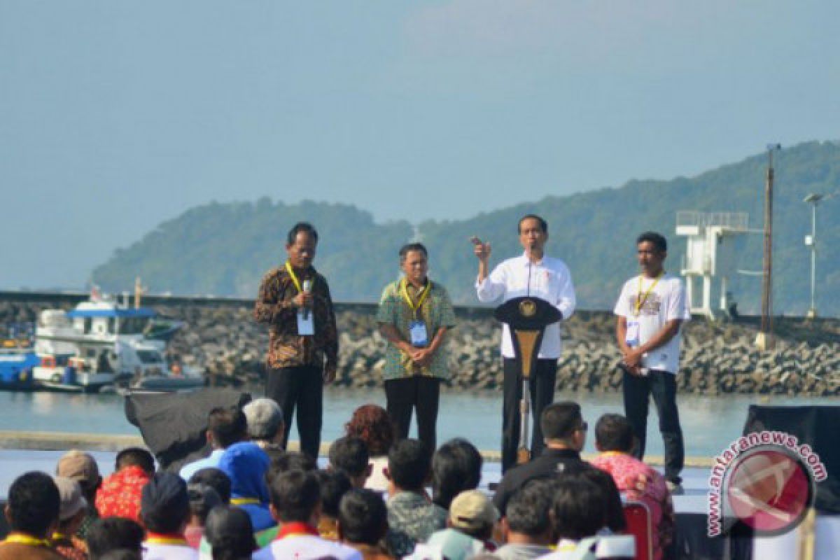 Jokowi: jangan-jangan Bu Susi mau jadi presiden atau wapres