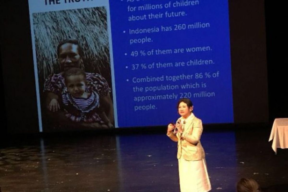 Prita Bicara Pendidikan Pada Konferensi Kehumasan Dunia
